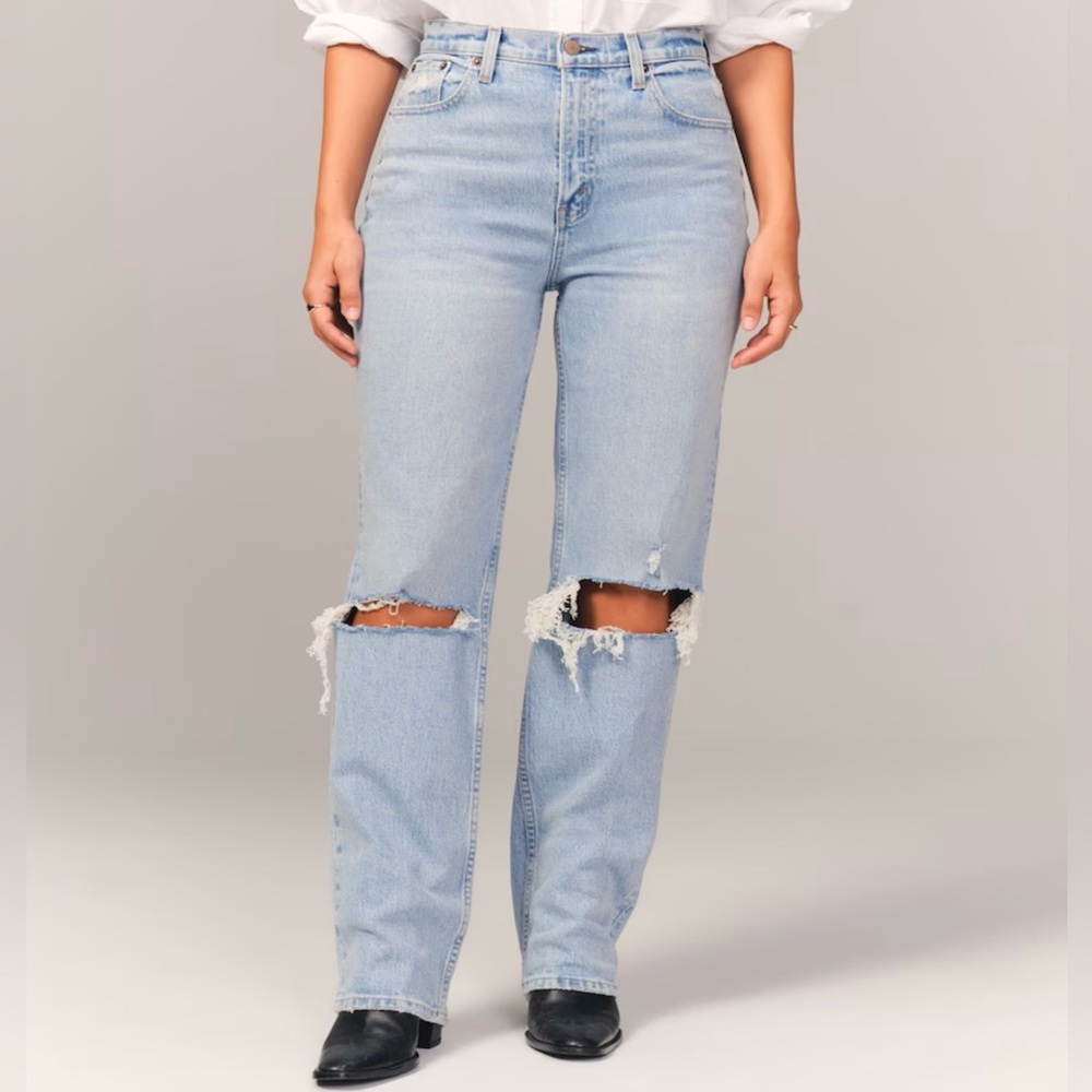Abercrombie & Fitch Curve Love Ultra High Rise 90’s Straight Jean NWT 37 Reg